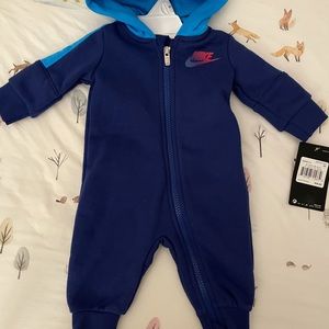 Brand new 0-3 month Nike baby zipper up track suit